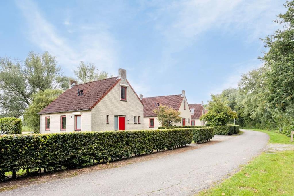 Vakantiehuis Aan Het Water -Incl Laadpaal- Ewijk Esterno foto