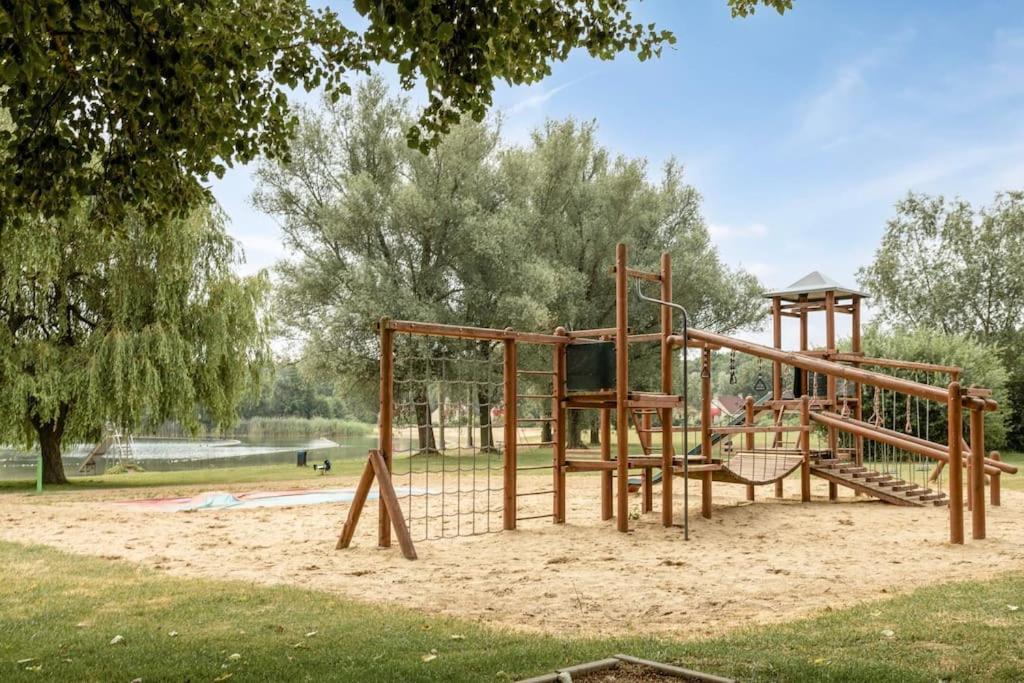 Vakantiehuis Aan Het Water -Incl Laadpaal- Ewijk Esterno foto