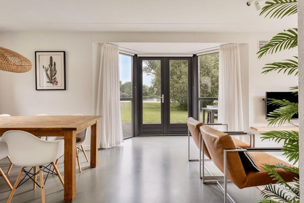 Vakantiehuis Aan Het Water -Incl Laadpaal- Ewijk Esterno foto